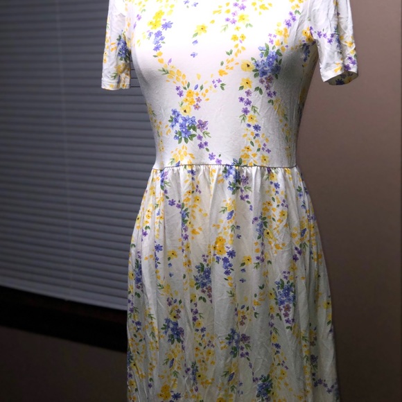 Floral skater dress - Picture 2 of 7